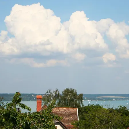 Сasa de vacaciones Madarász 7 Deluxe Balatonalmádi